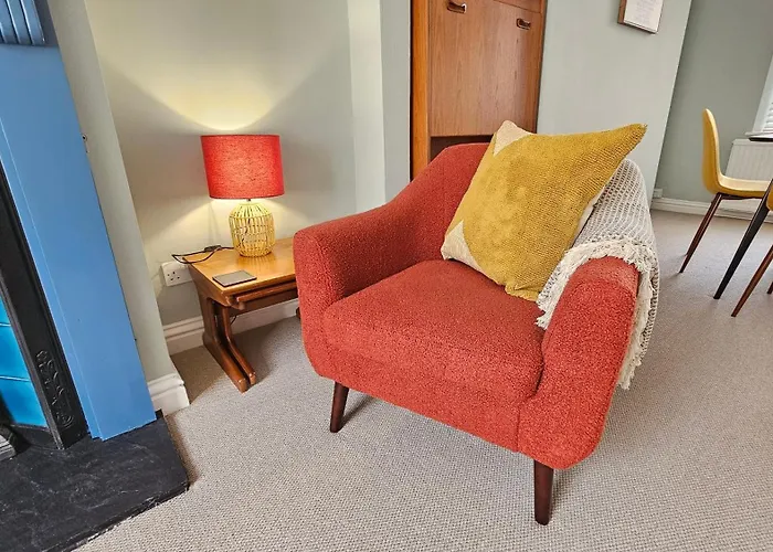 St Pauls Terrace - 2 Bed House Nr Train Station