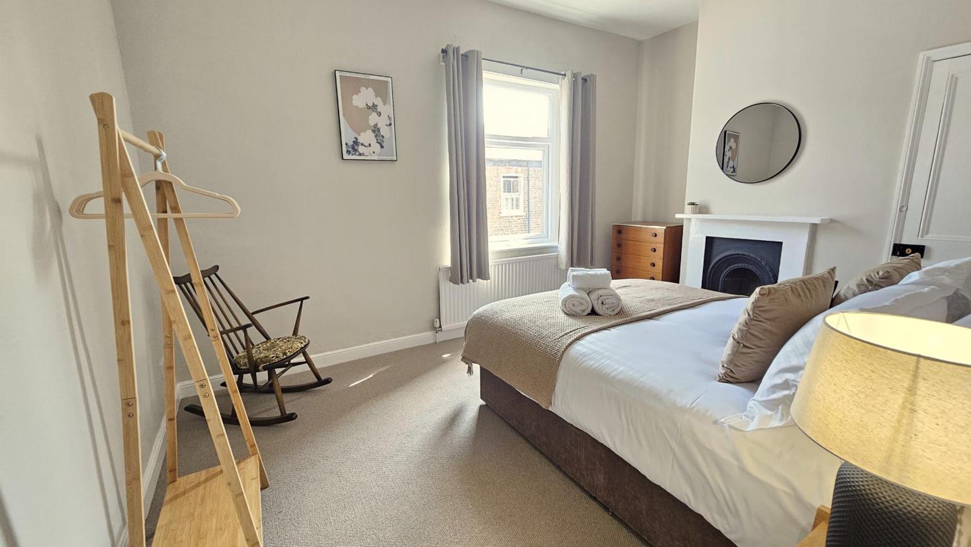 St Pauls Terrace - 2 Bed House Nr Train Station